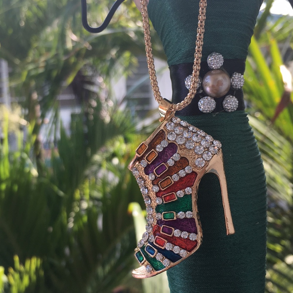 ALL ABOARD! NEXT STOP 🛑 BETSEYVILLE STATION 🚉